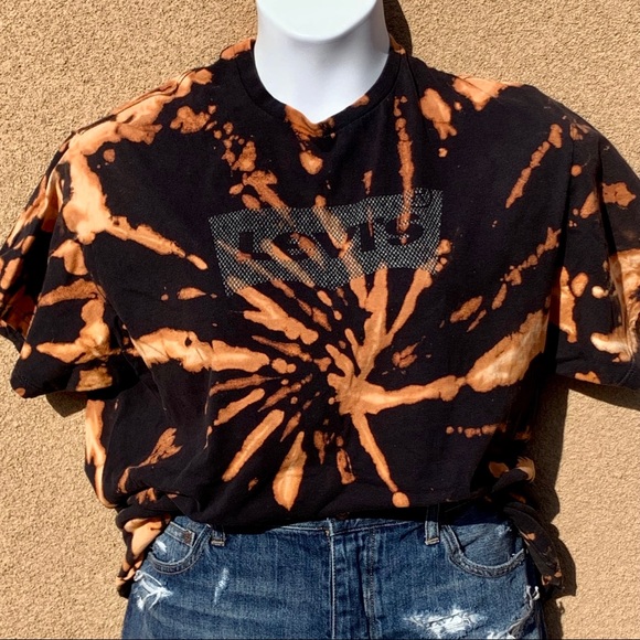 Levi’s Custom Bleach Tee - Picture 1 of 5